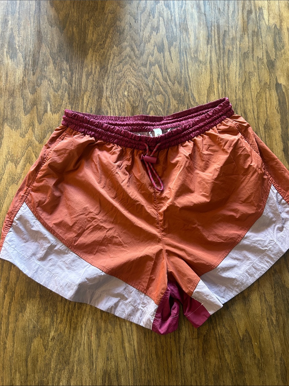 lululemon athletica Colorblock Athletic Shorts in Rust, Maroon & White